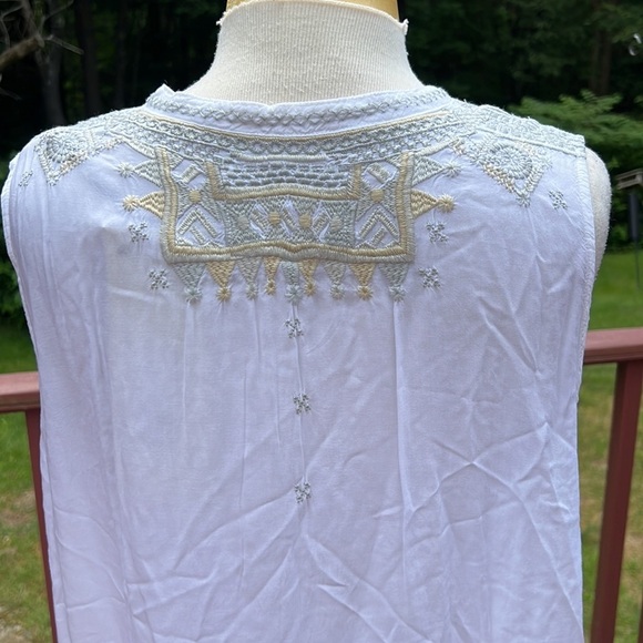 NWT! BIYA Johnny Was Size L white Saverio rayon embroidered top - Picture 8 of 13